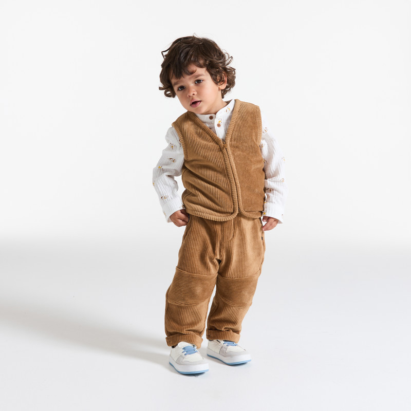Ärmellose Weste aus gefüttertem Samt in Braun mit Reißverschluss für kleine Jungen