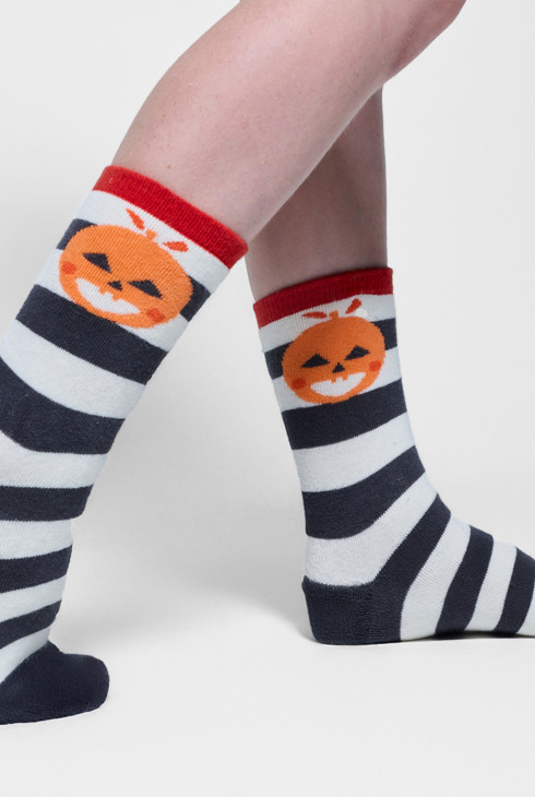 Prugaste protuklizne čarape s motivom Halloweena za dječake. 1