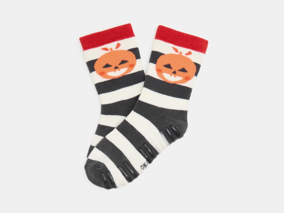 Rutschfeste Socken mit Streifen und Halloweenmuster grau Jungen 2