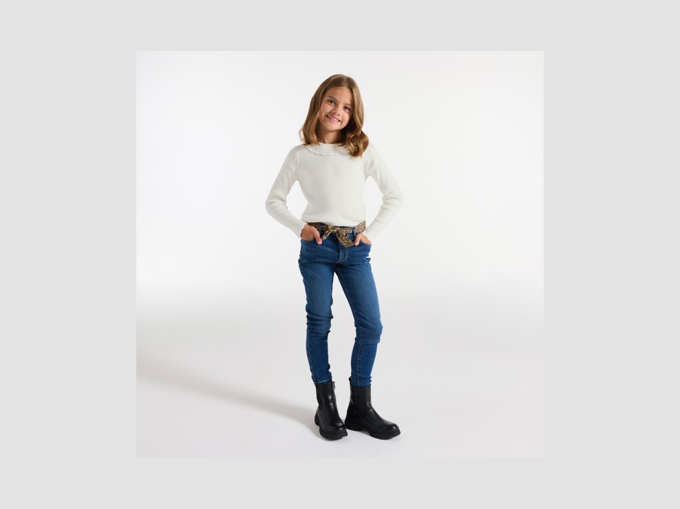 Weißer Pullover Mädchen 1