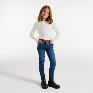 Weißer Pullover Mädchen