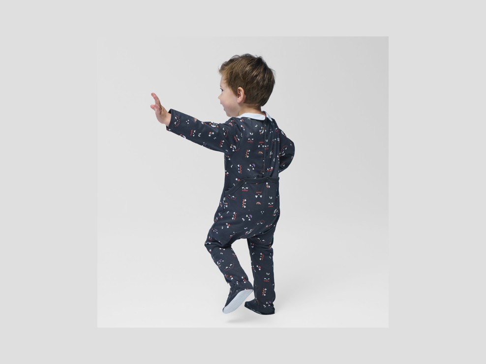 Czarny pajacyk ze świecącym wzorem niemowlę chłopiec 1