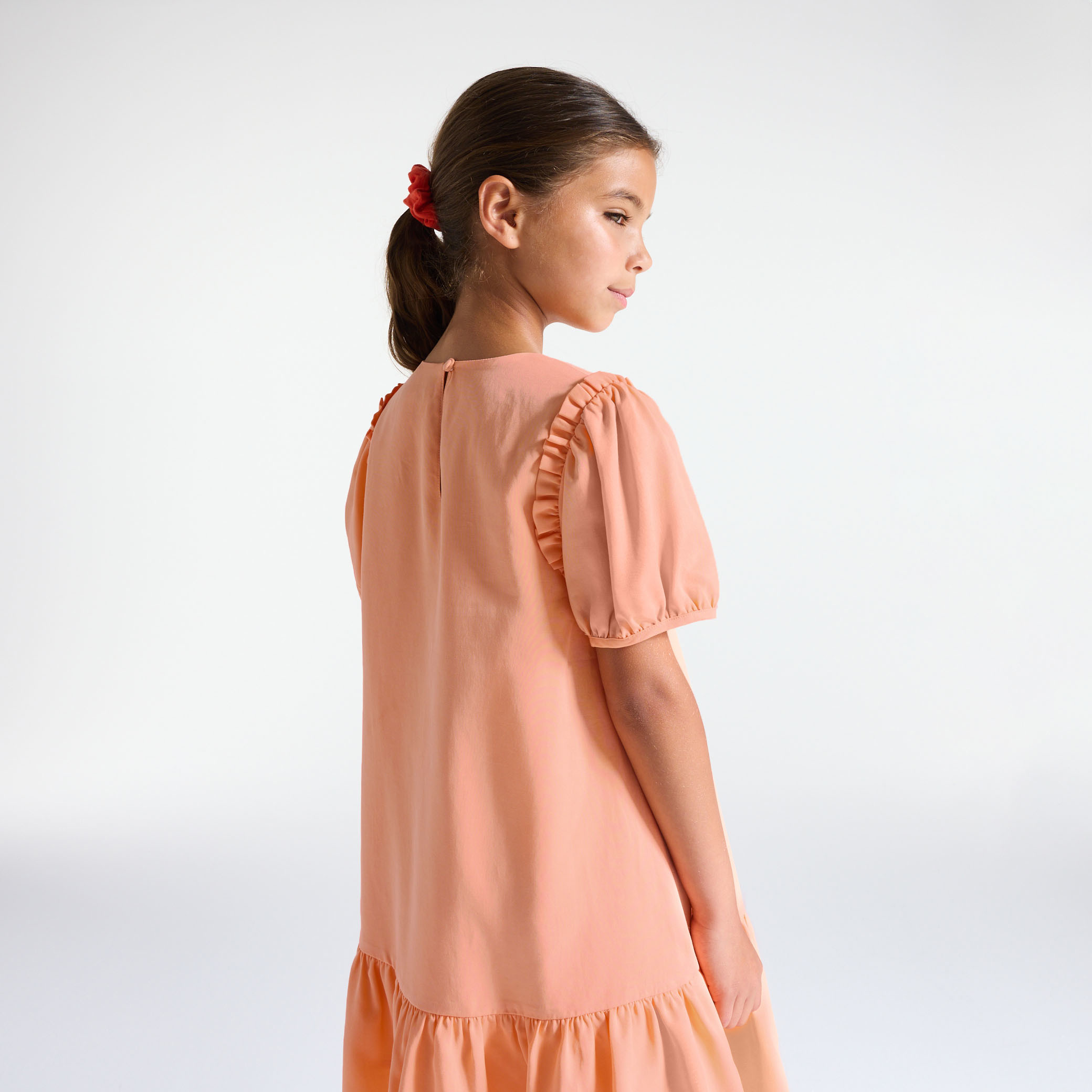 LUXE - Robe longue à volants étagés avec buste plissé et lien noué