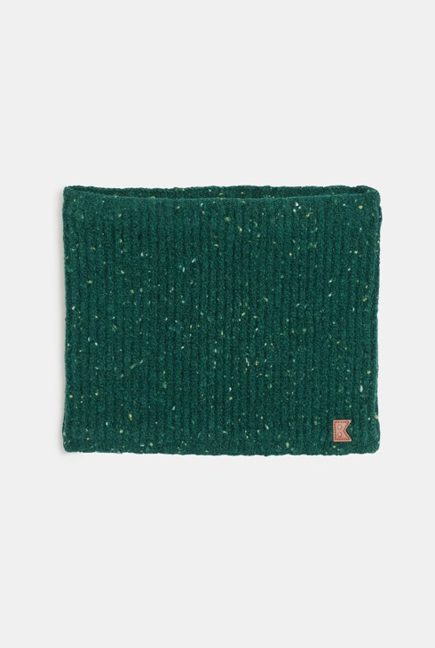 Boy's green knitted snood 2