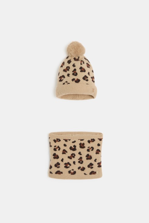 Completo berretto + snood leopardati lavorati a maglia per Bambina 1
