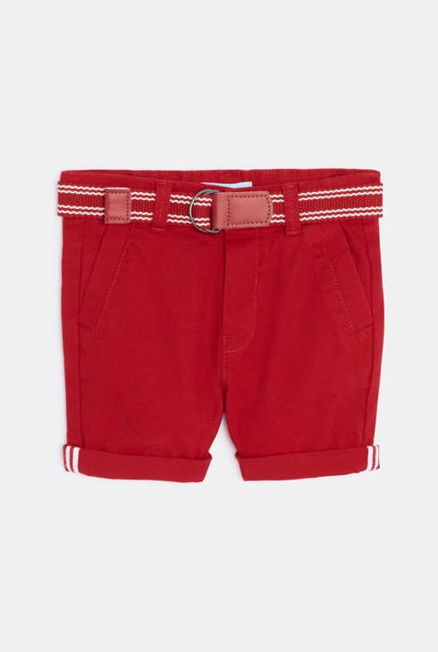 Rote Shorts mit Gürtel für kleine Jungen 1