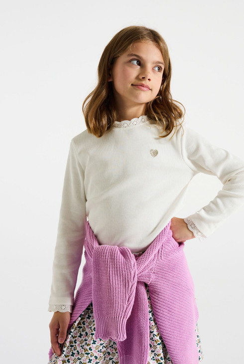 Camiseta blanca bordada niña 2