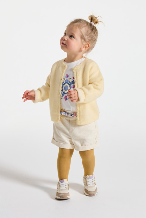 Gilet jaune en maille bébé fille 1