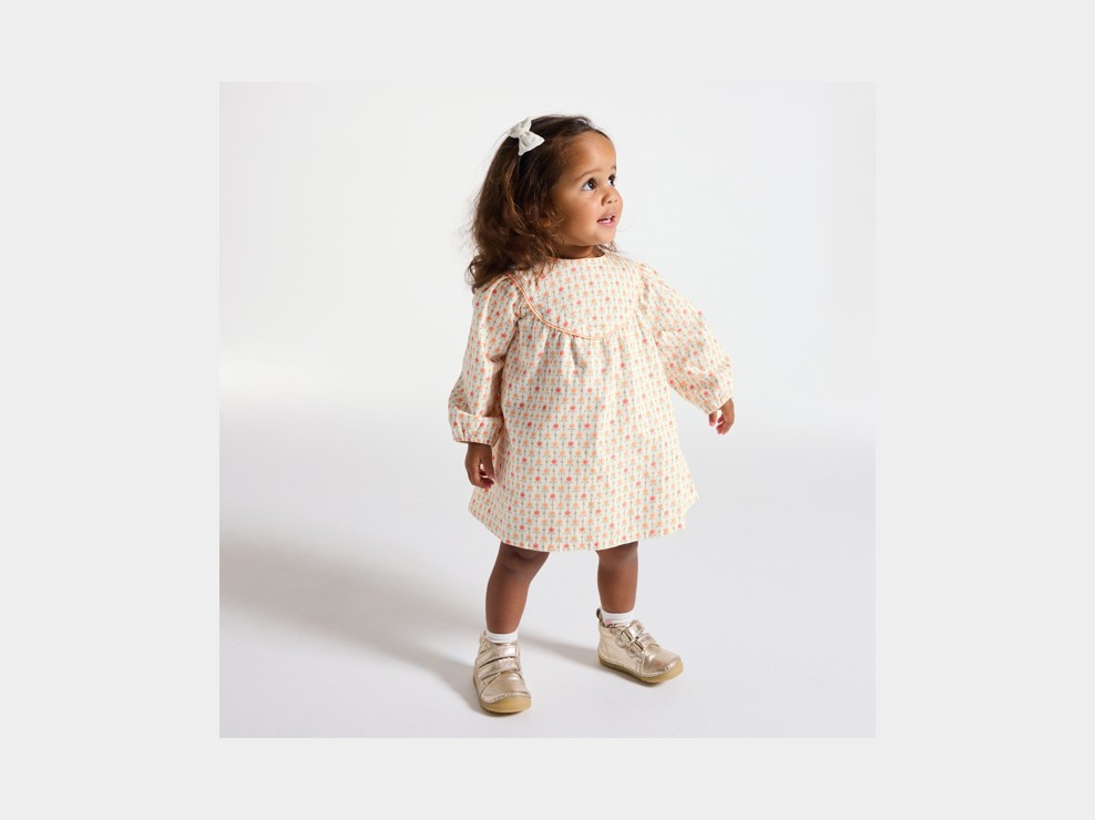 Wit bloesje van katoenen keperstof met bloemen voor babymeisjes 1