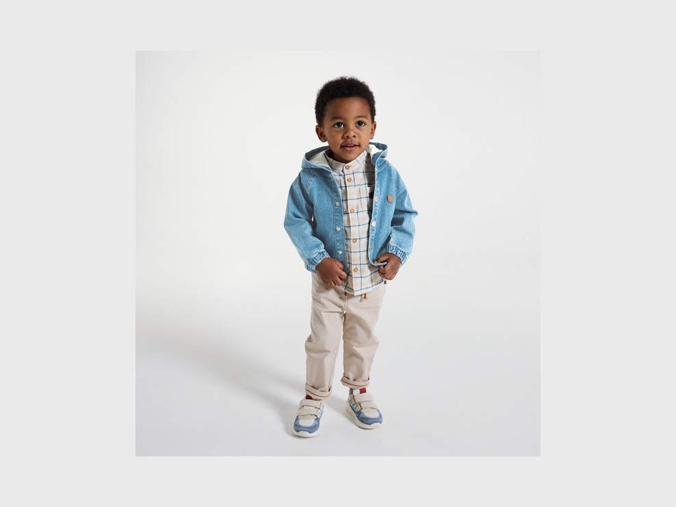 Giacca in jeans denim blu con cappuccio per neonato 1