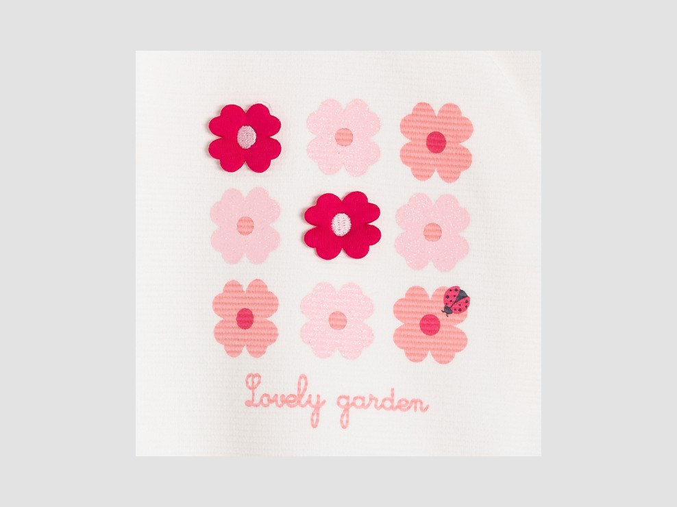 Weißer Strampler mit Blumenmotiv für kleine Mädchen 2