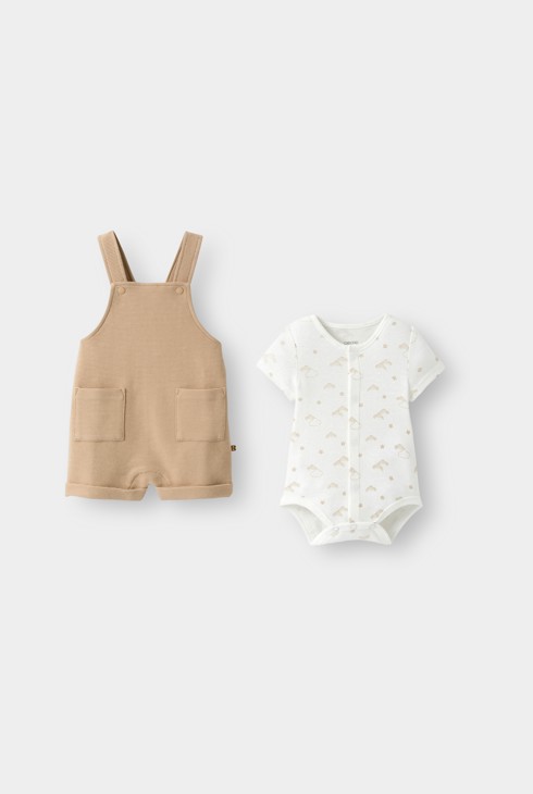 Kurze modische Latzhose und Body beige Kleinkind Junge 2