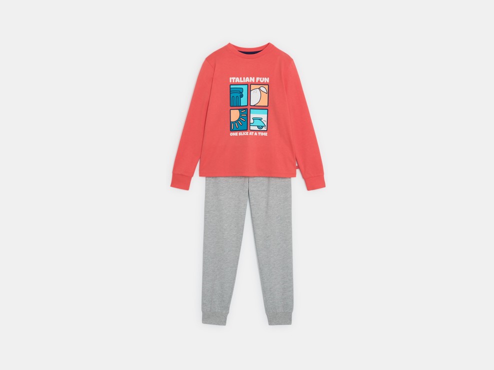 Rode lange pyjama met illustratie voor jongens 1