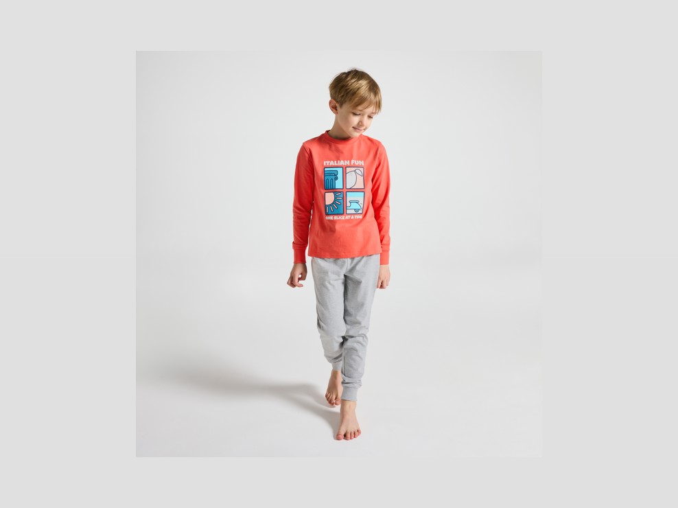 Pyjama long illustré rouge garçon 1