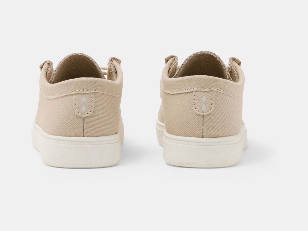 Beigefarbene Stoffschuhe für Babyjungen 2