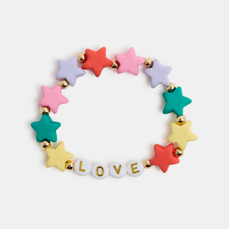 Elastisches Armband mit Perlen und mehrfarbigen Sternen