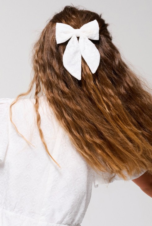 Agulla de cabells llaç blanc nena 1