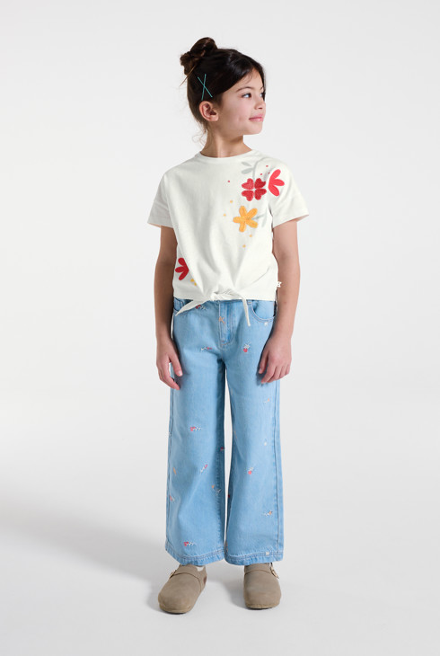 Girl's white floral motif T-shirt 1