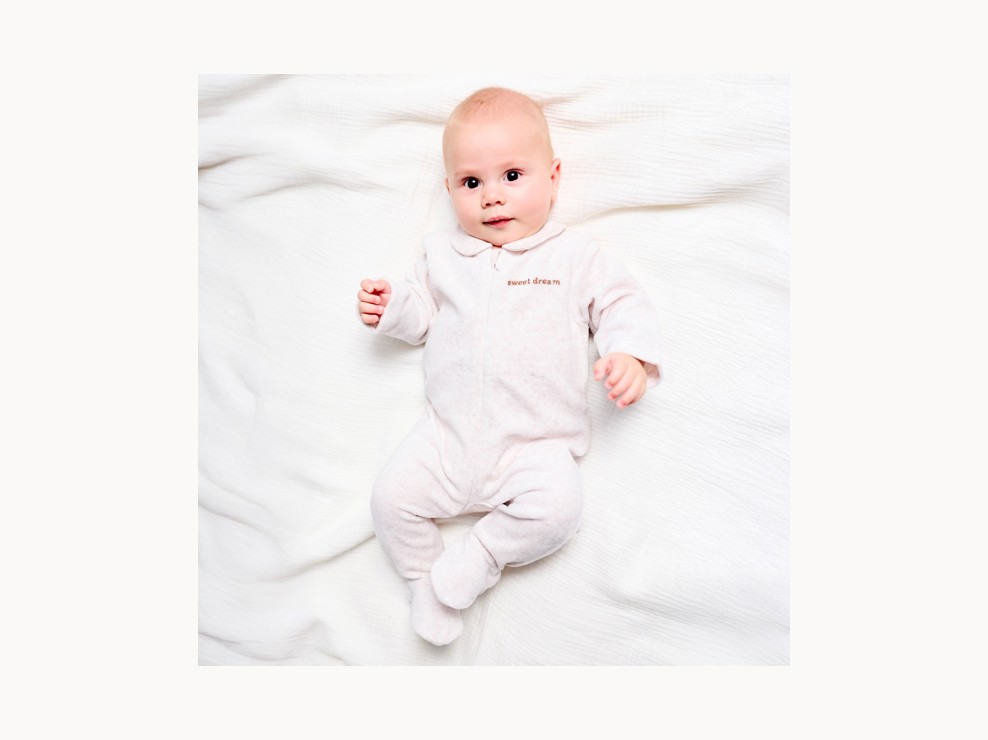 Strampler aus weißem Samt Unisex 1