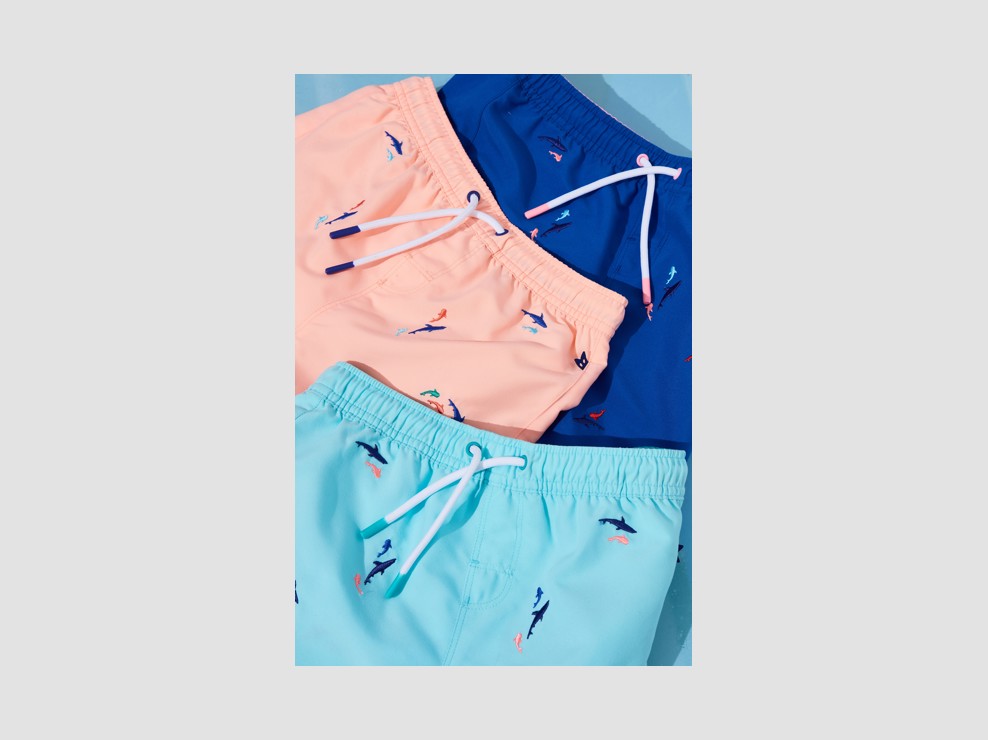 Blauwe zwemshort met haaimotief voor jongens 2