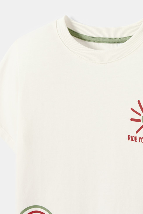 T-shirt bianca con motivo skate bambino 2