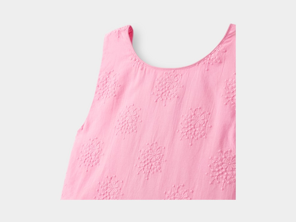 Vestido bordado rosa niña 2