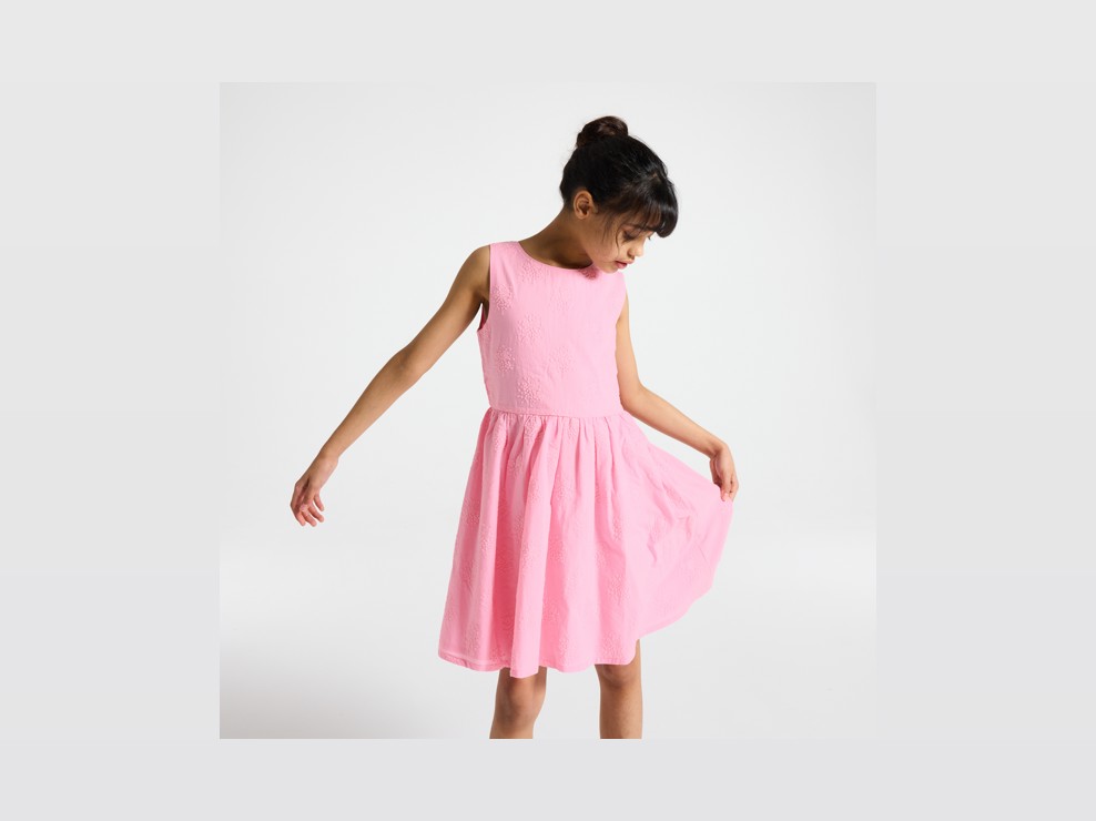 Robe rose brodée fille 1
