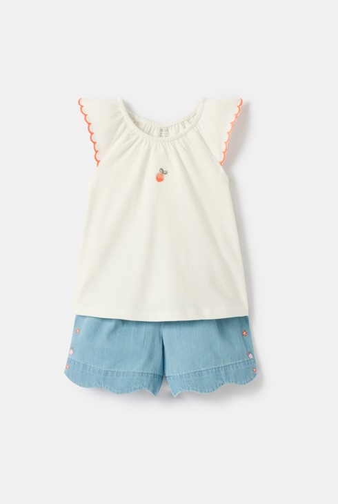 Baby girl's beige denim shorts and t-shirt with elasticated collar. 2