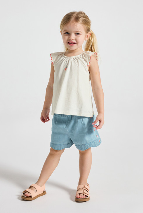 Baby girl's beige denim shorts and t-shirt with elasticated collar. 1