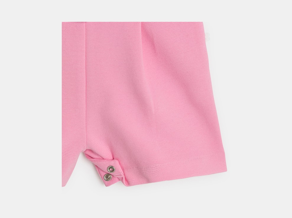 Tuta corta rosa in cotone fantasia per neonata 2