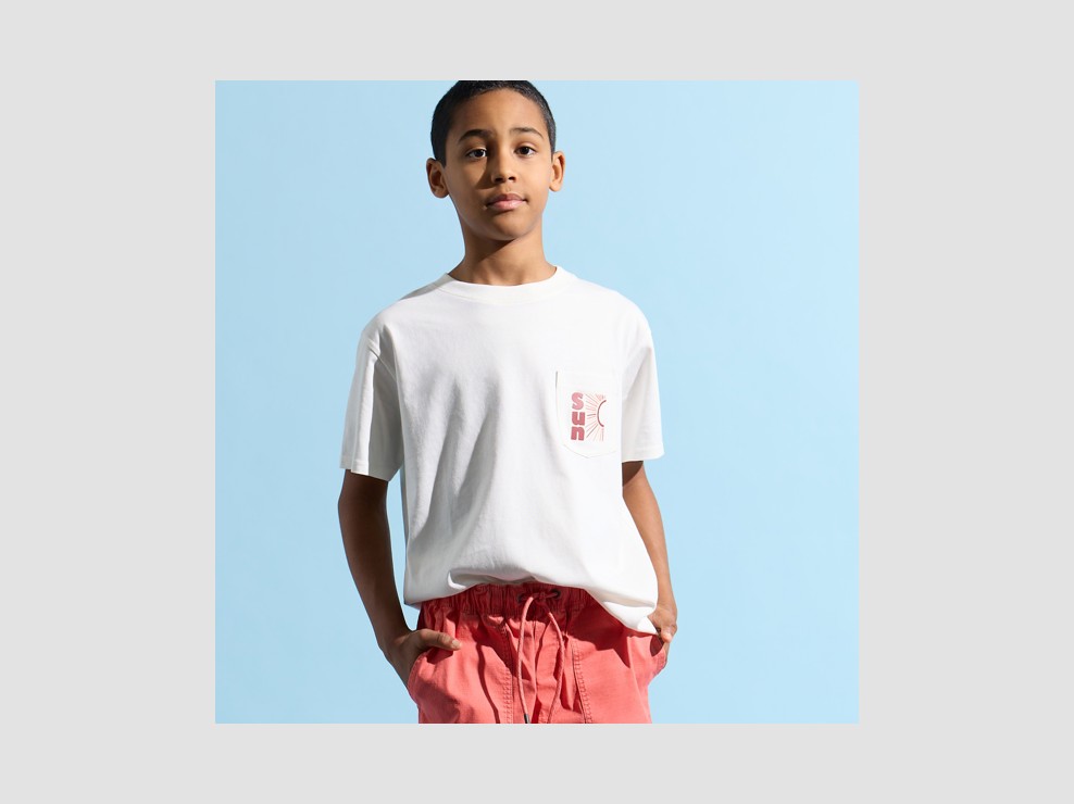 T-shirt blanc à motif garçon 1