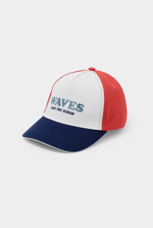 Casquette bleue et rouge garçon 1