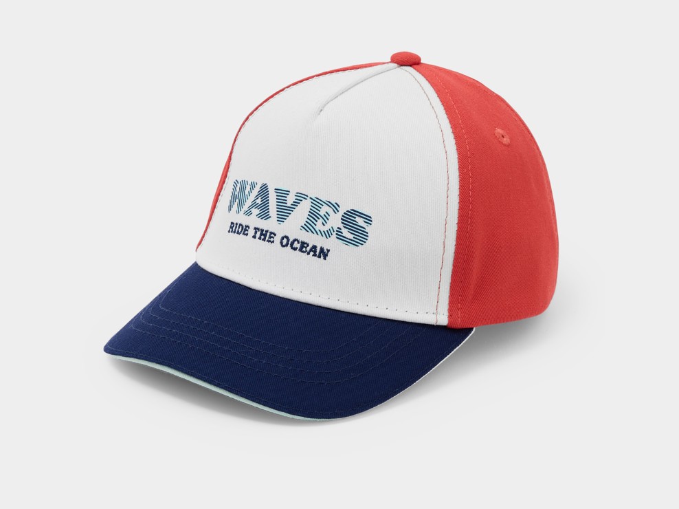 Casquette bleue et rouge garçon 1