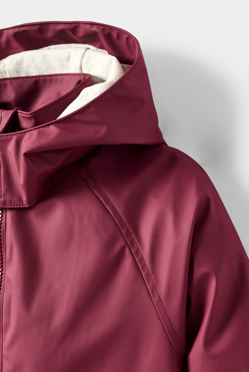 Chaqueta impermeable rosa oscuro para niña 2