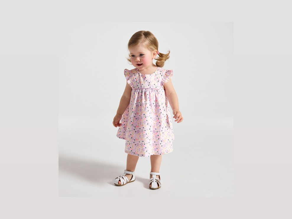 Abito rosa con stampa a fiori 1