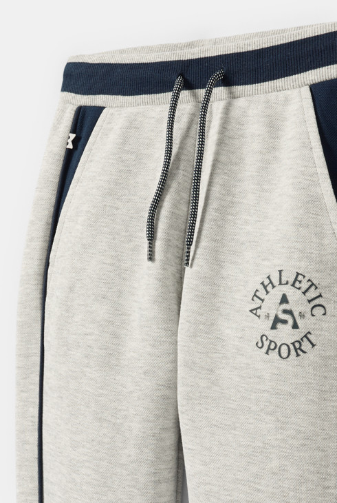 Grijze joggingbroek van fantasiebreisel voor jongens 2