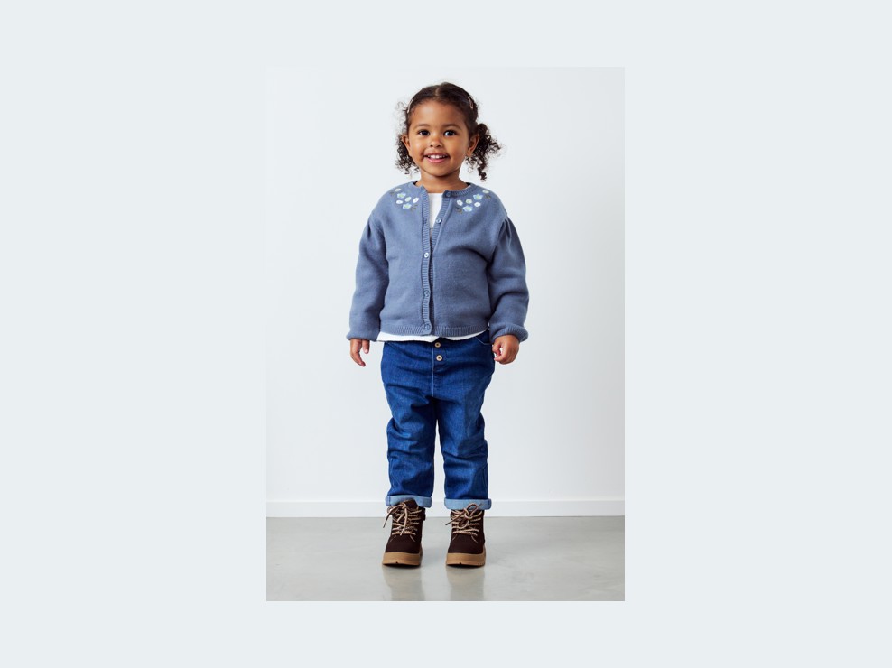 Gilet brodé gris bébé fille 1
