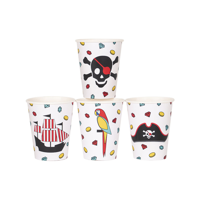 8 gobelets Pirate