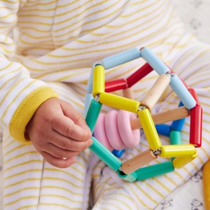 Hochet d'éveil souple en bois Oxybul