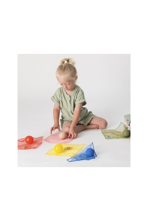 Cube magique balles tissus cartes Taf toys