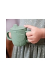 Tasse d'apprentissage Elphee vert Peekaboo Done By Deer 4