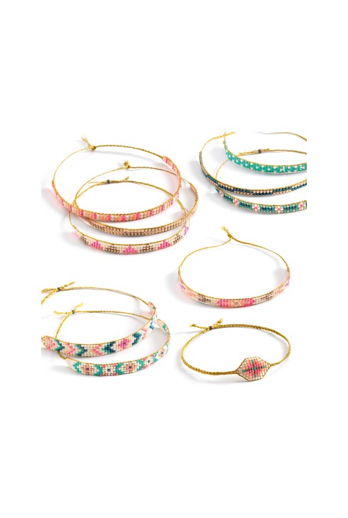 Un coffret de bracelets perles et métier à tisser Djeco 2