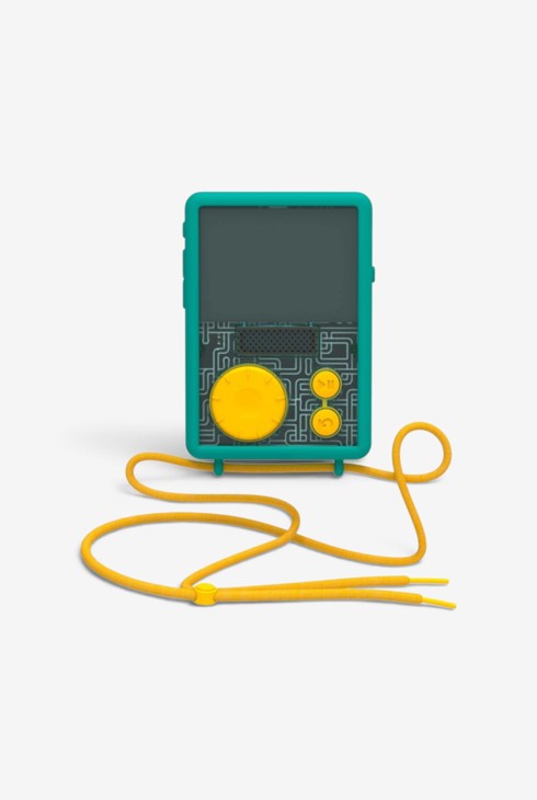 FLAM, baladeur interactif avec sa coque de protection verte 1