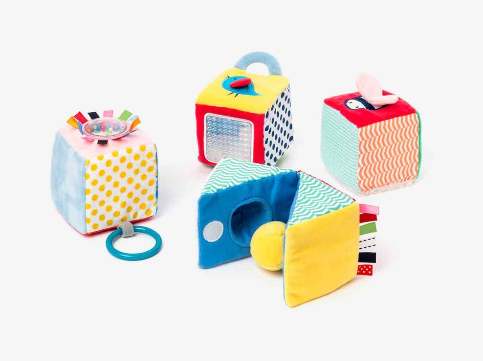 4 cubes d'éveil en tissu Oxybul 1